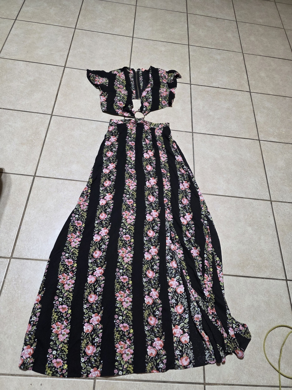 Floral Cutout Maxi Dress in Black and Pink - Picture 2 of 4